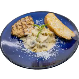 Chicken Alfredo Fettuccini
